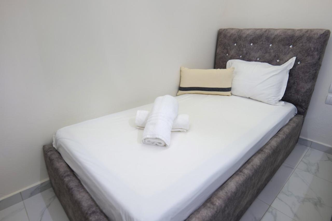 Vila Kleopatra Sarandë Esterno foto