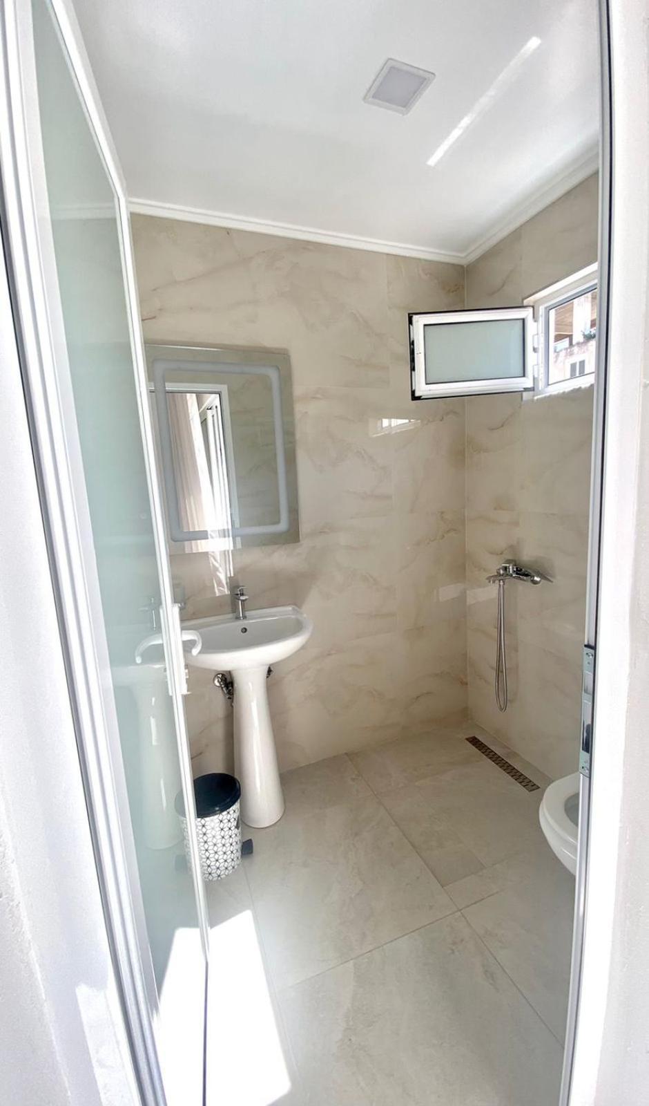 Vila Kleopatra Sarandë Esterno foto