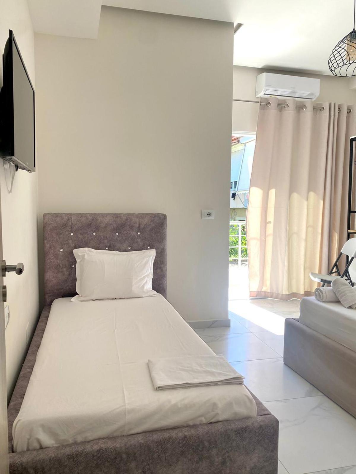 Vila Kleopatra Sarandë Esterno foto