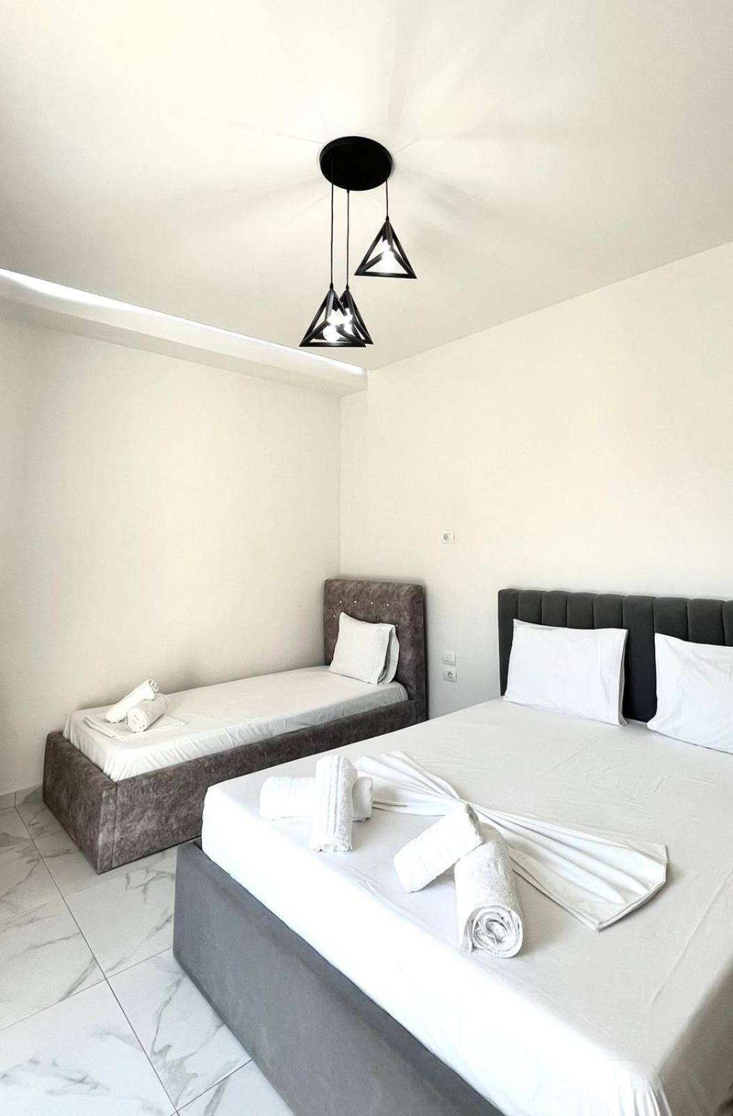 Vila Kleopatra Sarandë Esterno foto