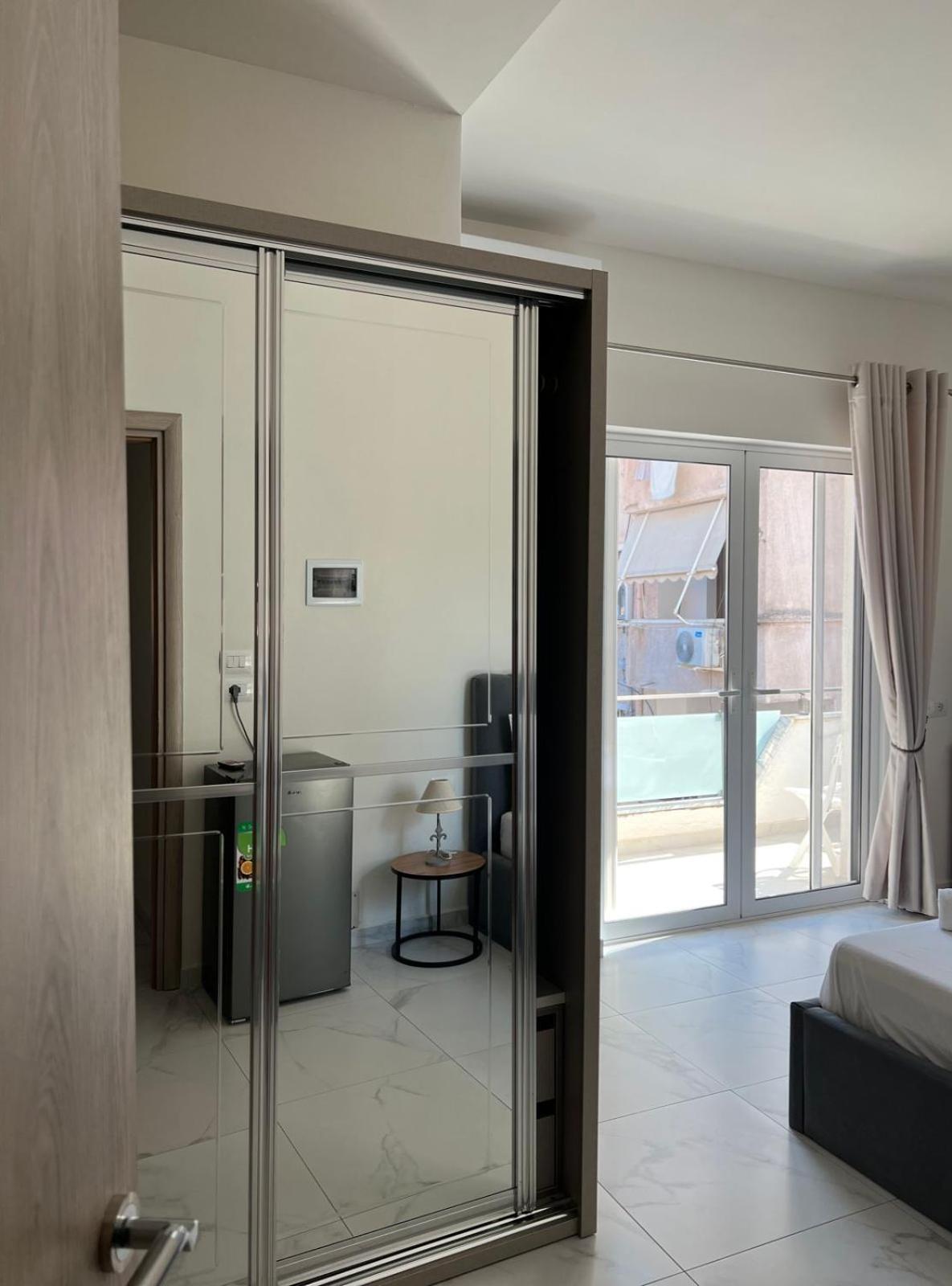 Vila Kleopatra Sarandë Esterno foto